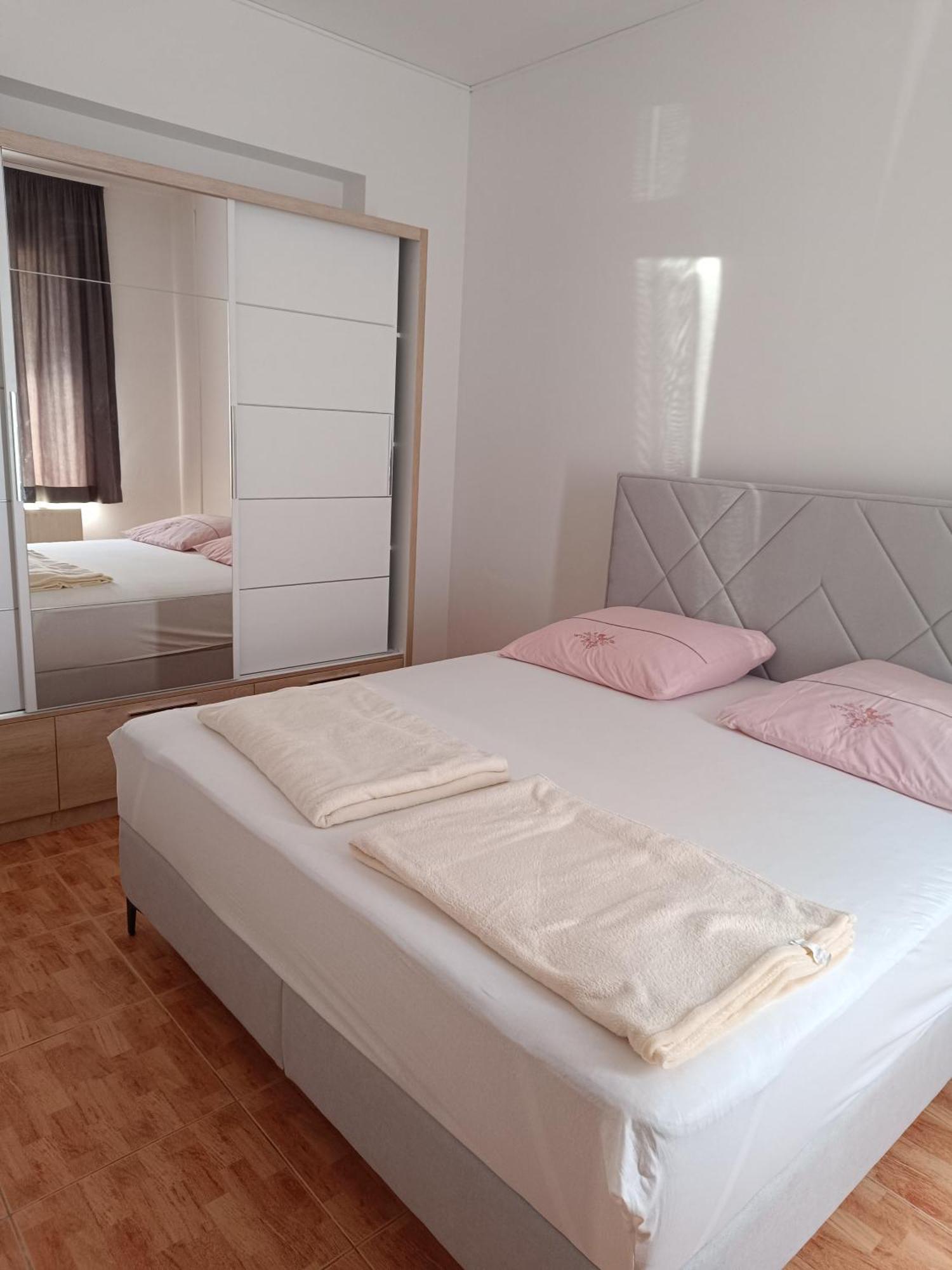 Apartmani "Radi" Baška Voda Kültér fotó