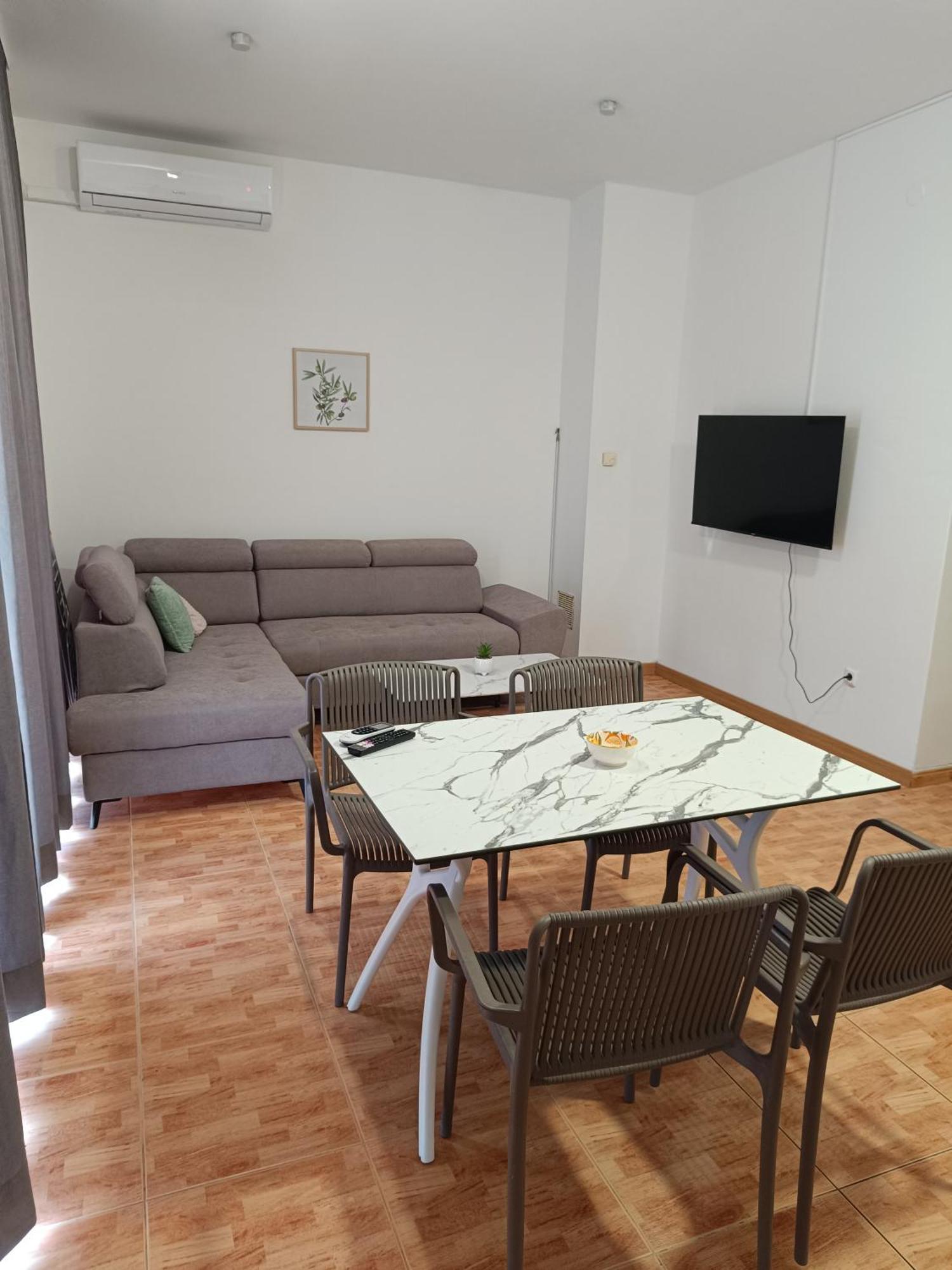 Apartmani "Radi" Baška Voda Kültér fotó