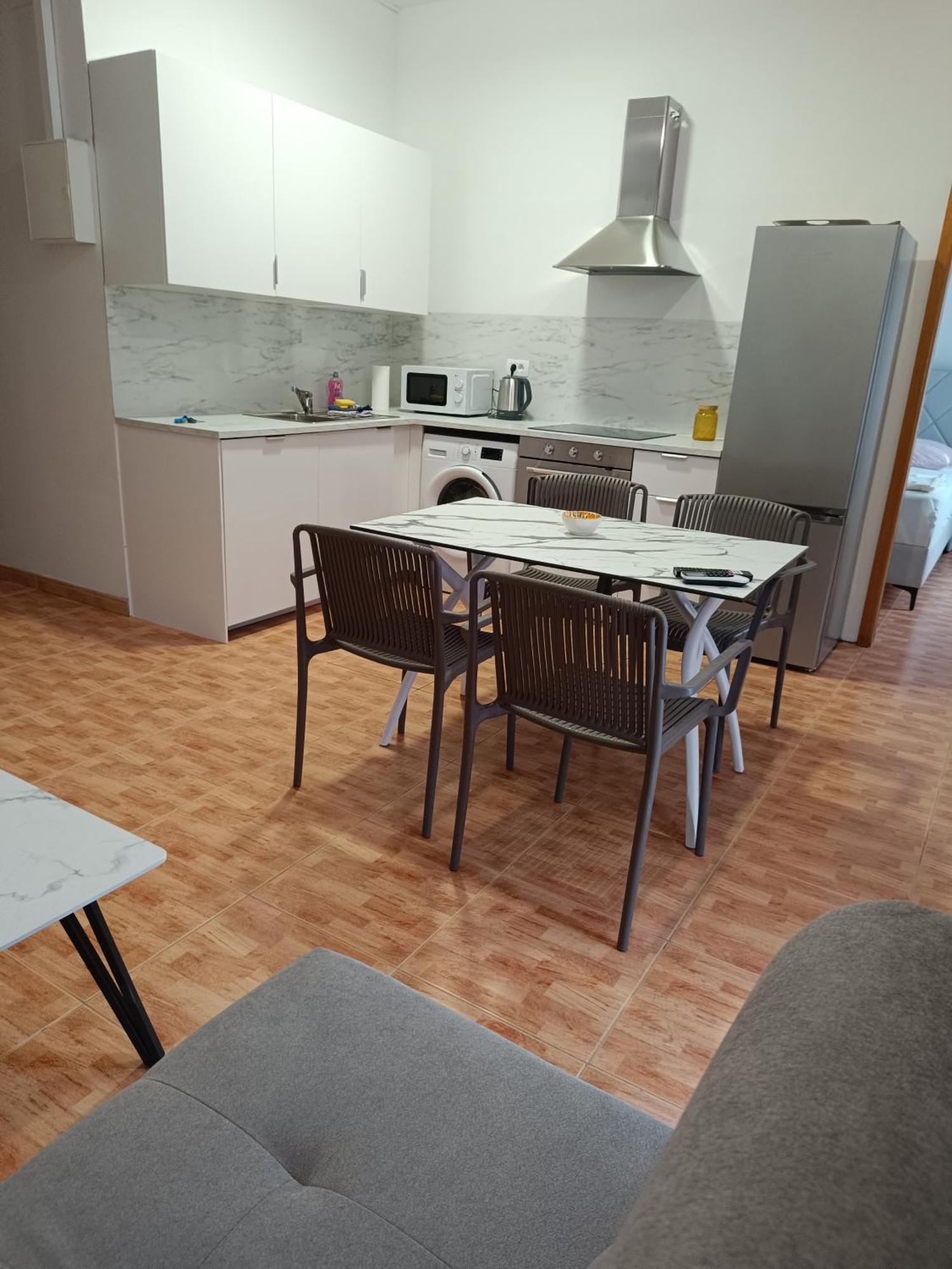 Apartmani "Radi" Baška Voda Kültér fotó