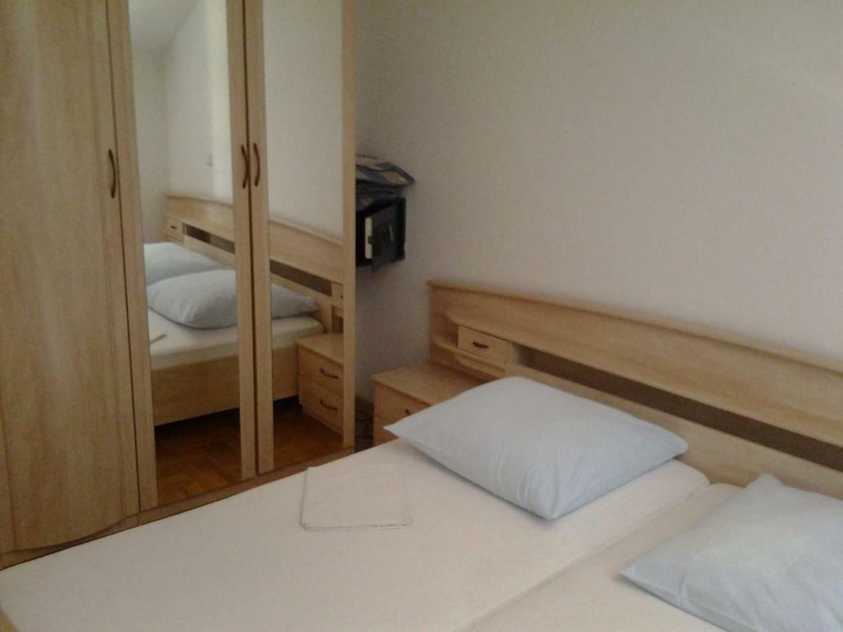 Apartmani "Radi" Baška Voda Kültér fotó