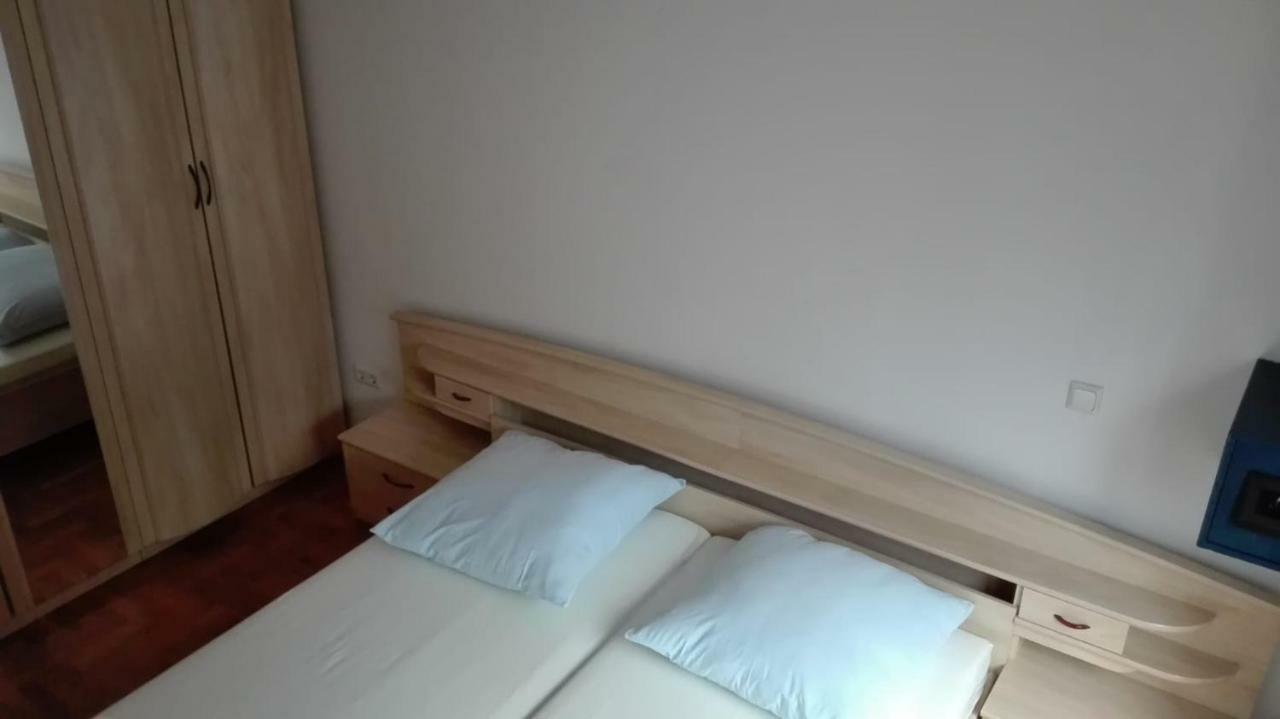Apartmani "Radi" Baška Voda Kültér fotó